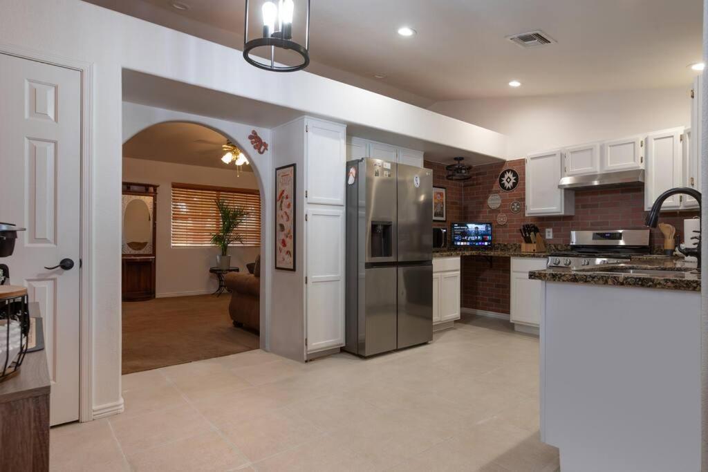 The Triple Palms Villa Kingman Exterior photo