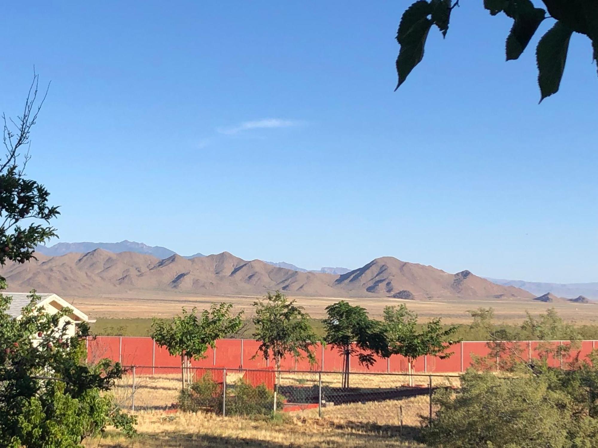 The Triple Palms Villa Kingman Exterior photo